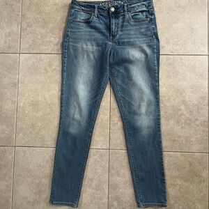 american eagle high rise jeggings super soft size 10 
Dark blue faded